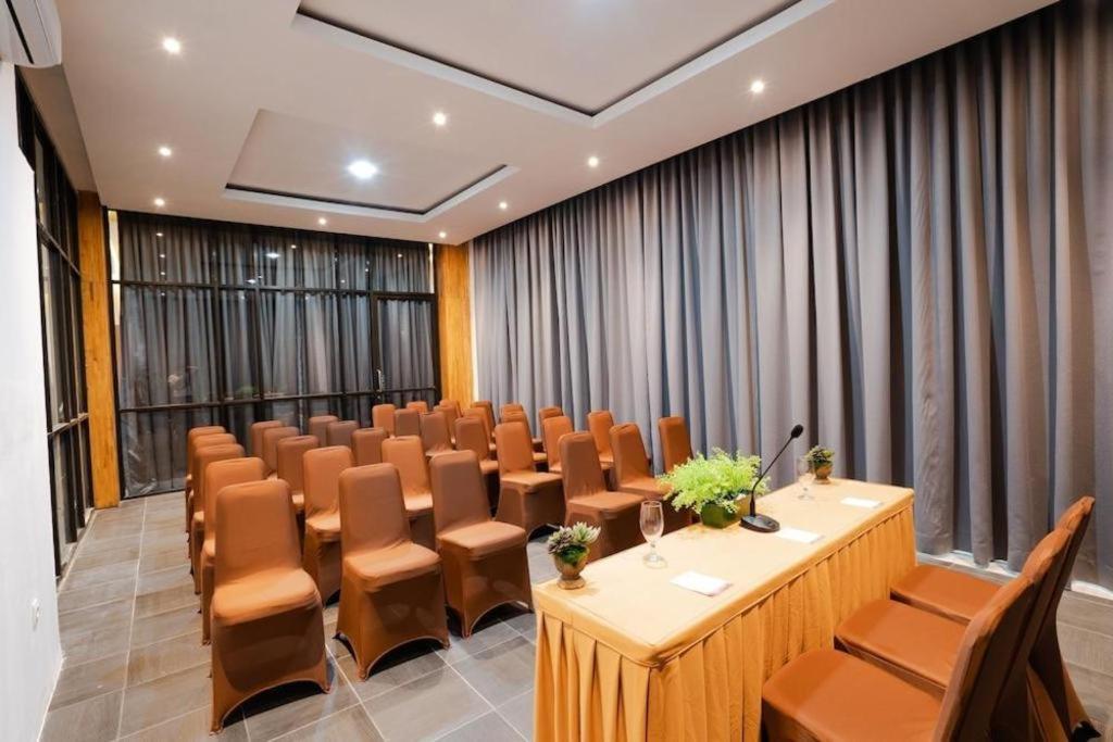 The Crew Hotel Kualanamu International Airport Medan Exteriér fotografie