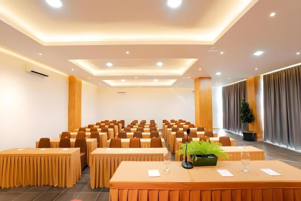 The Crew Hotel Kualanamu International Airport Medan Exteriér fotografie