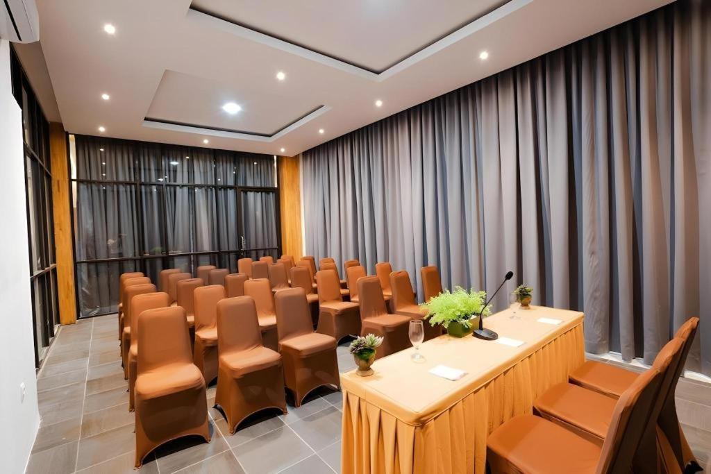 The Crew Hotel Kualanamu International Airport Medan Exteriér fotografie