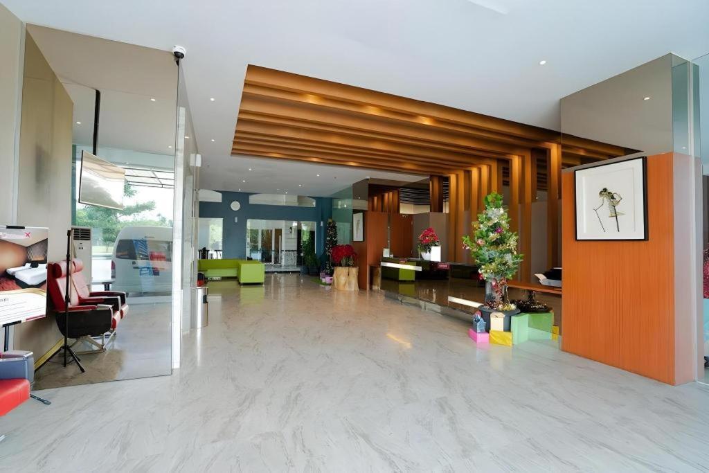The Crew Hotel Kualanamu International Airport Medan Exteriér fotografie